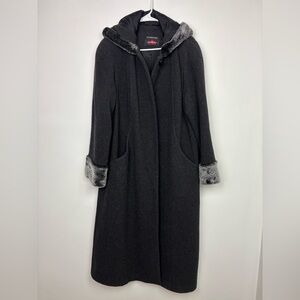 Elegant Vintage Wool Coat with Faux Fur Trim